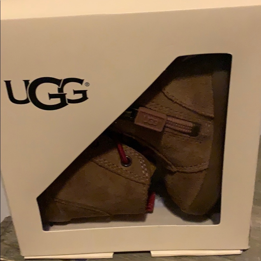 Ugg boot shoes